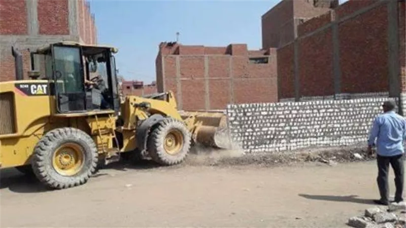 مديرية الزراعة بالفيوم تزيل التعديات على الأراضي الزراعية