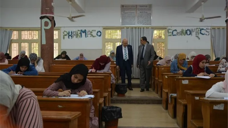 غياب 1257 طالب وطالبة بأمتحان اللغة العربية للثانوية العامة بسوهاج