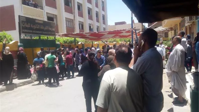 فى البحرالأحمر الطلاب سعداء .. اللغة العربية فى مستوى الطالب المتوسط