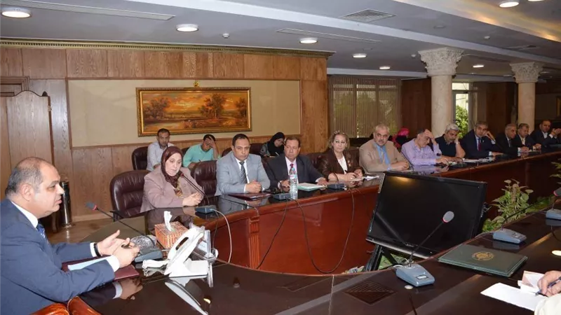 محافظ الغربية .. فى لقاء مفتوح مع نواب المحافظة لتحديد أليات القبول برياض الأطفال والصف الأول الإبتدائى