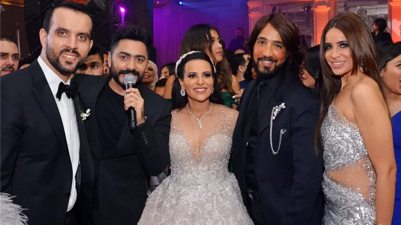 تامر حسني يشعل زفاف محمد وريهام بحضور البحيري وسالي القاضي وصفوت العالم .. صور
