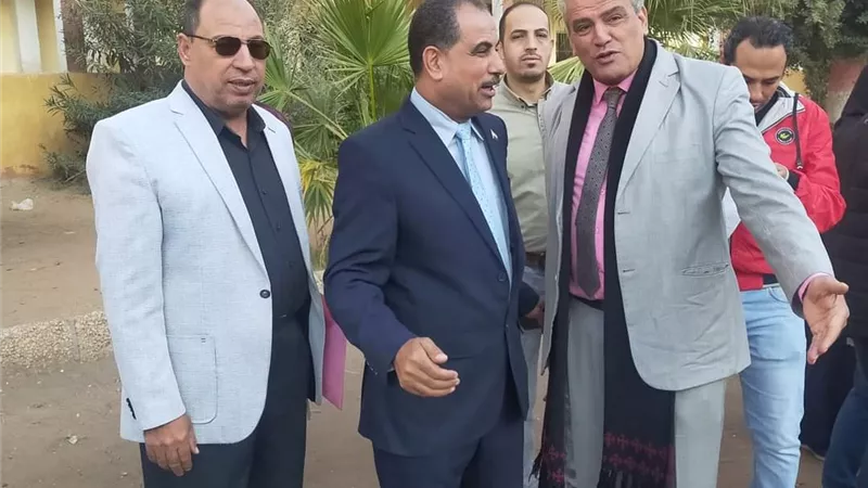مدير تعليم الخانكة يواجه مشكلات أبوزعبل الاعدادية