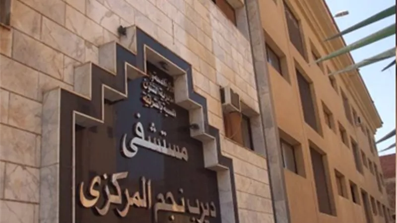 طالب يطعن زميله بمطواة إثر مشادة بينهما بالشارع بالشرقية