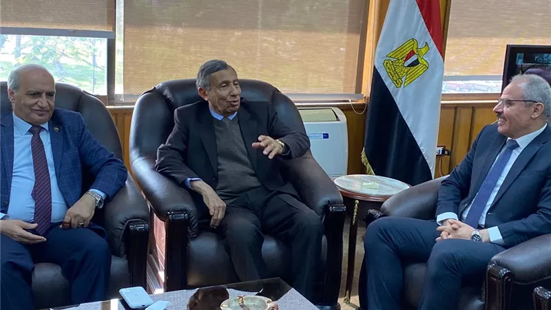 افتتاح مركز محمود عثمان لنظم المعلومات الجغرافية بجامعة القناة .صور