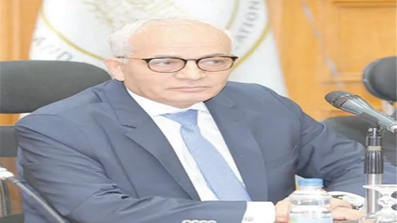 المخالفات المالية والإدارية كشفت: المال السايب .. في المدارس .. !!
