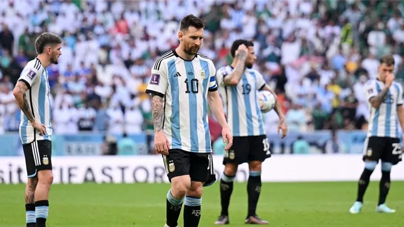 الإصابة تهدد نجم الأرجنتين من المشاركة أمام هولندا
