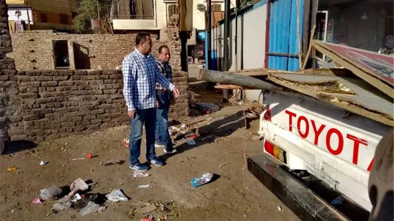 رئيس مدينة الأقصر يقود حملة لرفع الإشغالات بعدد من الشوارع