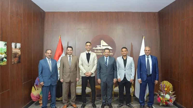 رئيس جامعة دمياط يشهد تنصيب رئيس اتحاد الطلاب