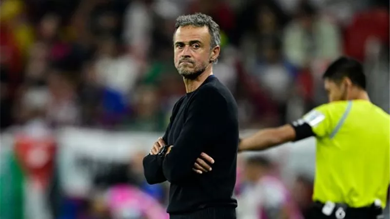 رسميا.. إقالة لويس إنريكي من تدريب منتخب إسبانيا