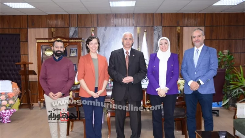 نائب رئيس جامعة أسيوط يستقبل وفداً من هيئة إيمدإيست