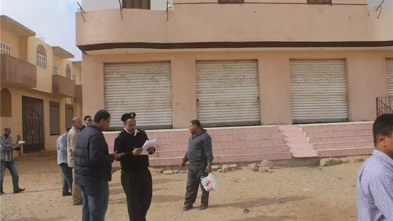جهاز مدينة السادات يصدر 21 قرار غلق وتشميع لمحلات مخالفة .. صور