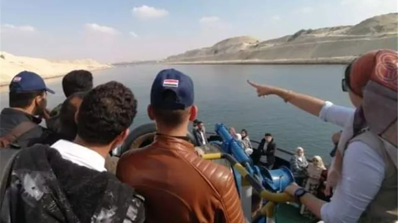 رحلة بحرية لطلاب الثروة السمكية لمركز المحاكاة بهيئة قناة السويس
