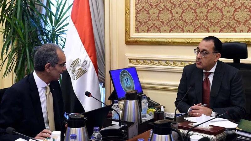 رئيس الوزراء يتابع مع وزير الاتصالات عددا من ملفات عمل الوزارة