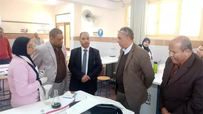 قيادات تعليم سوهاج .. في مدرسة المتفوقين
