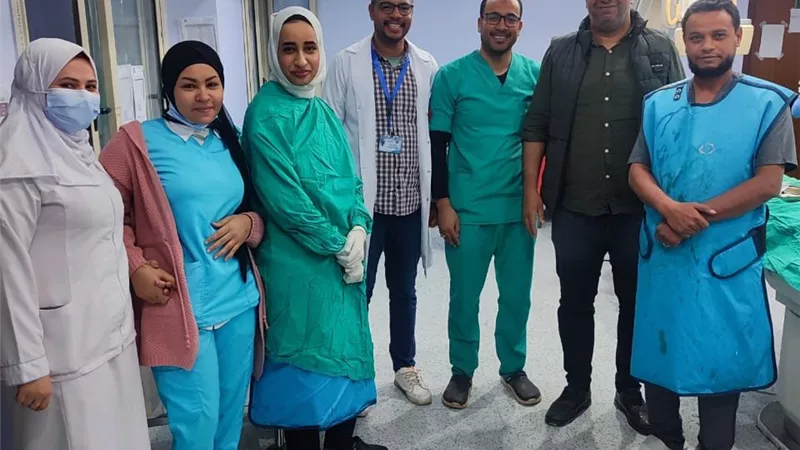 قنا العام تنجح في إجراء قسطرة مخية لمسنة 70 عاما