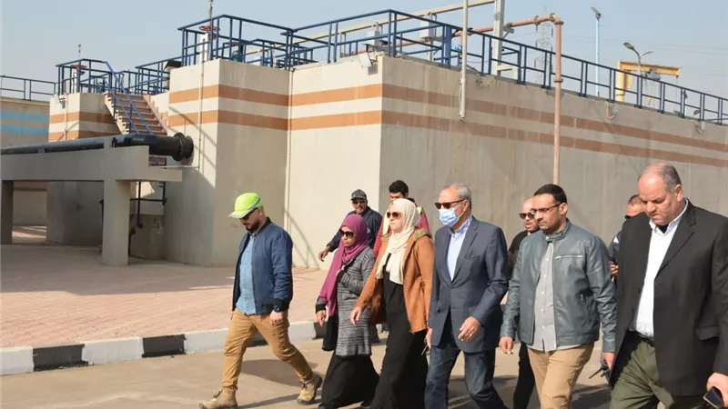 محافظ القليوبية يتفقد عددا من المصانع والمشروعات الخدمية بالخانكة