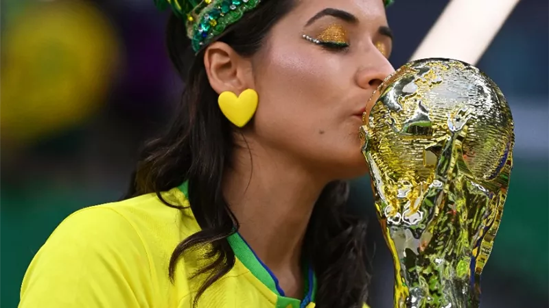 جماهير البرازيل وكرواتيا تزين المدرجات .. صور