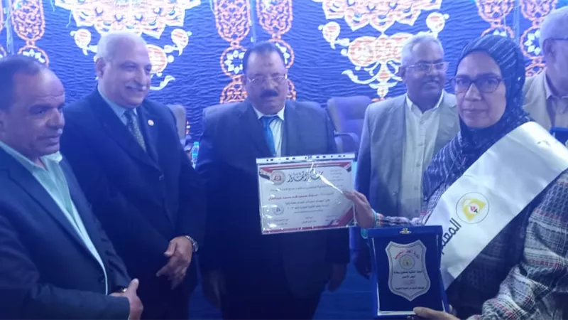 نقابة المعلمين تحتفل بيوم الوفاء للمعلم بسفاجا