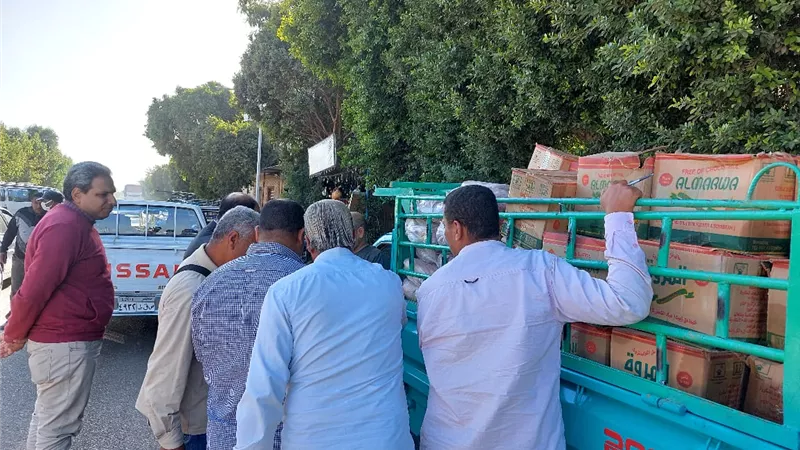 ضبط ما يقارب 2 طن زيت طعام ومكرونة بدون مستندات رسمية