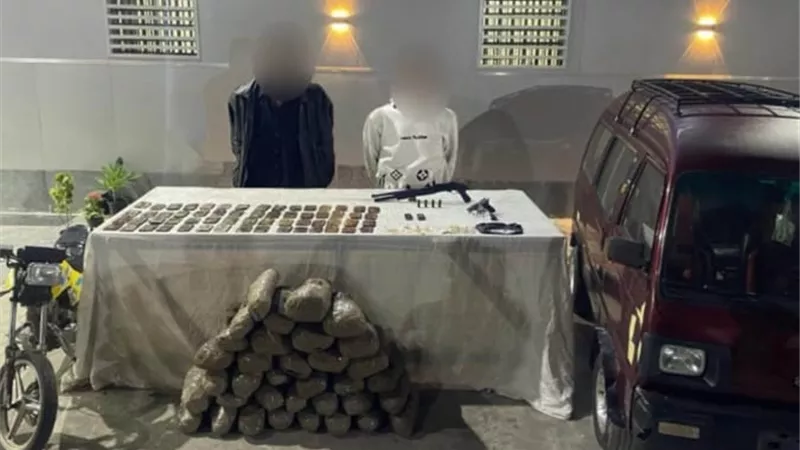 ضبط شخصين من معلمين الكيف في دمياط