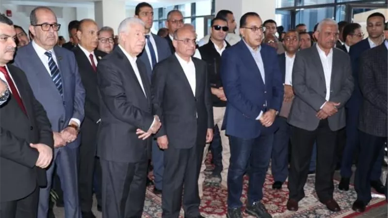 رئيس الوزراء ووزير العدل يفتتحان مجمع هيئة قضايا الدولة فى السويس