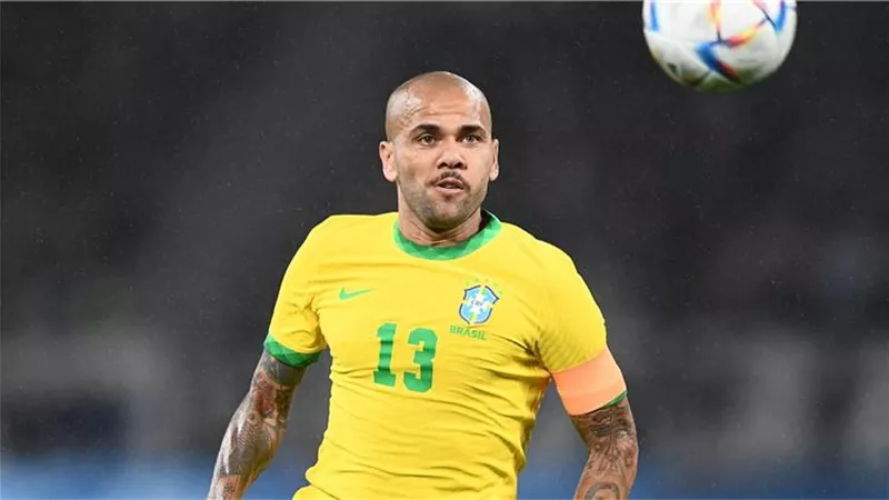 ألفيس : البرازيل فى حاجة الى نيمار وهذا كان آخر كأس عالم لى