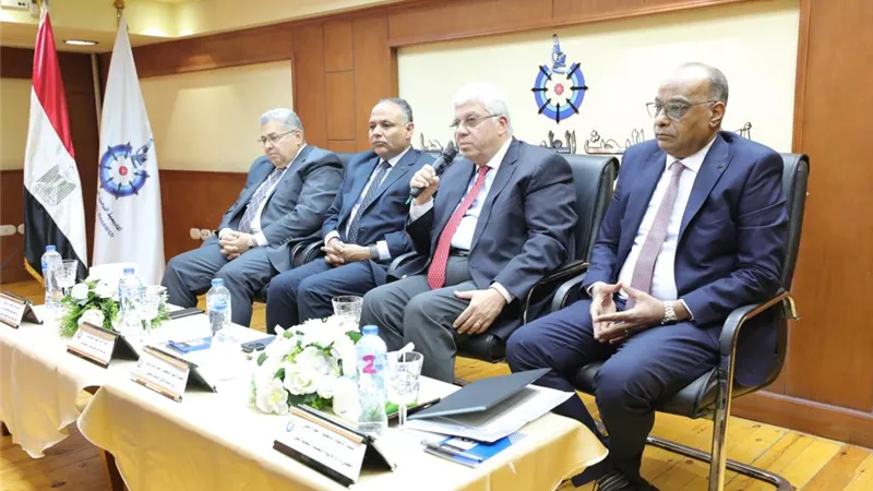 عاشور يشهد افتتاح ندوة 