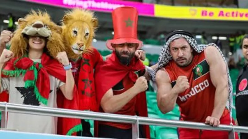 جماهير المغرب تزين المدرجات قبل مواجهة البرتغال .. صور