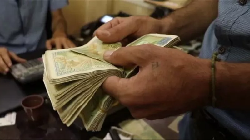 الليرة السورية تسجل تدهورا قياسيا جديدا بالسوق غير الرسمية