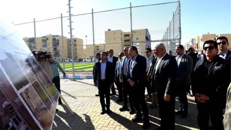 بالصور.. رئيس الوزراء يتفقد مساكن مدينة التوفيقية بالسويس