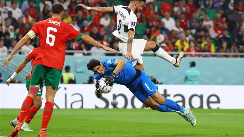 فيديو .. بونو يتألق يحرم البرتغال من تسجيل هدف التعادل