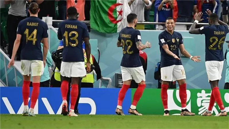 ديشامب يعلن تشكيل فرنسا أمام إنجلترا في ربع نهائى كأس العالم