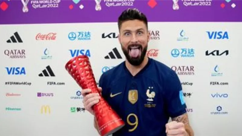 جيرو يحصد جائزة أفضل لاعب في مباراة فرنسا ضد إنجلترا