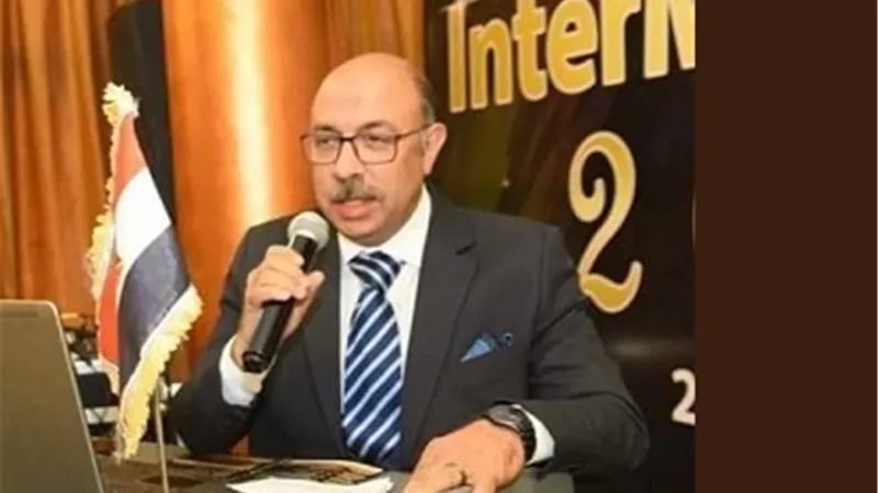 وكيل وزارة الصحة بأسيوط يجتمع بمديري الإدارات الصحية