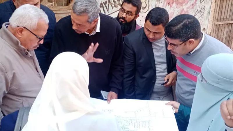 رئيس مياة المنوفية يتفقد أعمال المبادرة الرئاسية بالشهداء