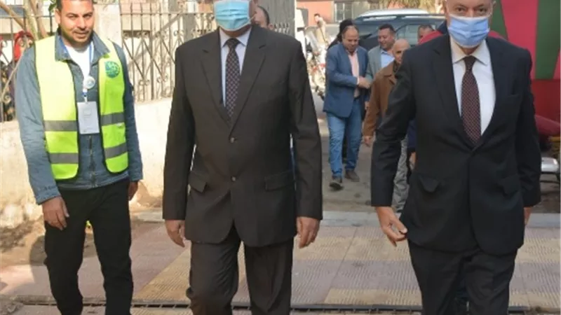 محافظ القليوبية يدشن حملة التطعيم ضد شلل الاطفال ببنها.. صور