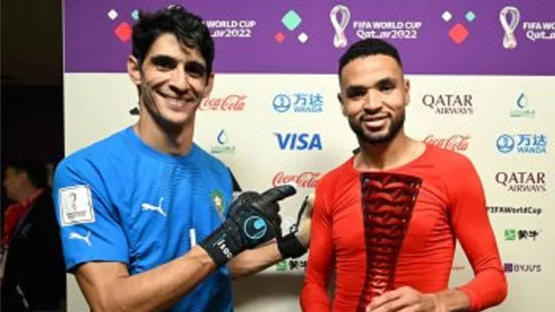 ياسين بونو يتوج بجائزة أفضل لاعب فى مواجهة البرتغال والمغرب