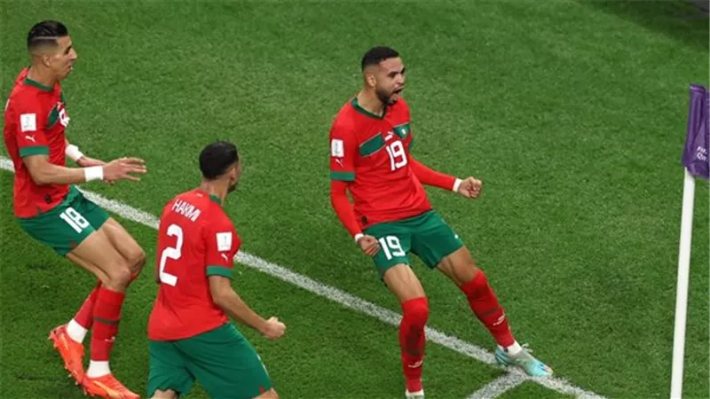 ثلاثي منتخب المغرب في التشكيل المثالي لربع نهائي كأس العالم