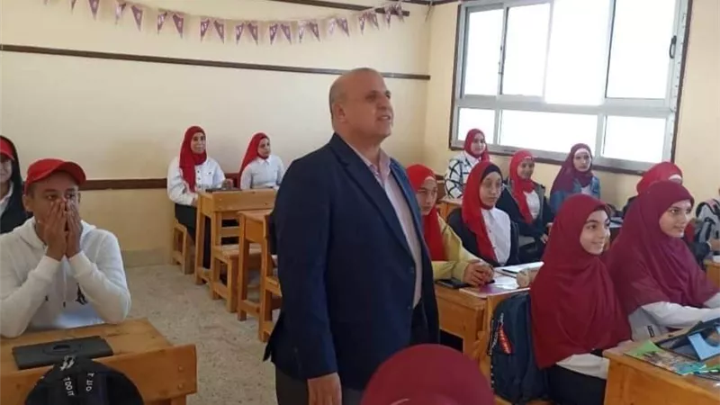 وكيل تعليم دميـاط يطالب بتفعيل الأنشطة المدرسية ودعم الموهوبين