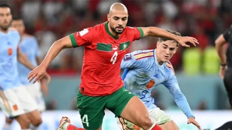 نجم منتخب المغرب يصدم ليفربول ويشيد بالعملاق الفرنسى