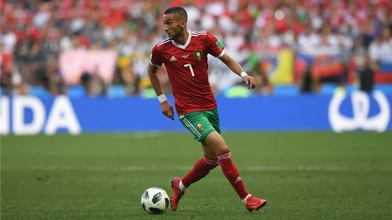 مفاجأة.. برشلونة رفض التعاقد مع زياش قبل انتقاله إلى تشيلسي