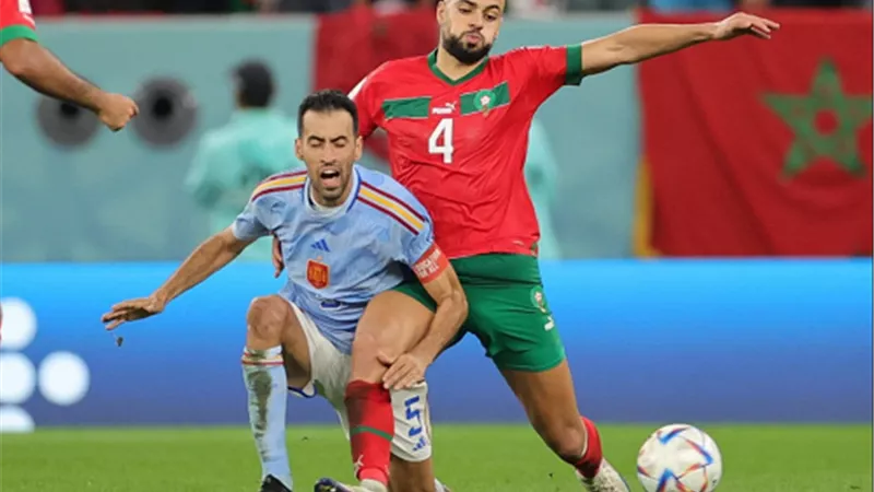 سفيان أمرابط يقترب من مزاملة محمد صلاح .. تعرف على التفاصيل