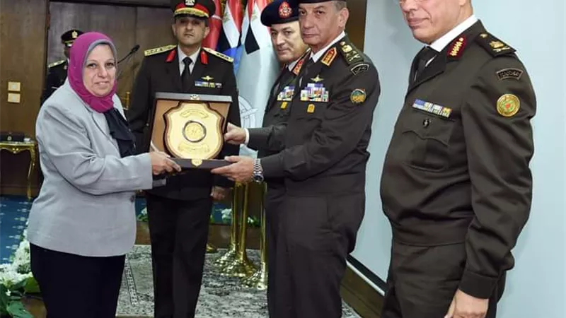 القوات المسلحة تنظم إحتفالية لتكريم الفريق البحثى لكلية الطب بالقوات المسلحة المشارك بالمسابقة العالمية للهندسة الوراثية 