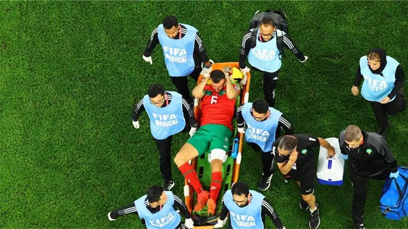 المغربي رومان سايس يعلق على اصابته أمام البرتغال