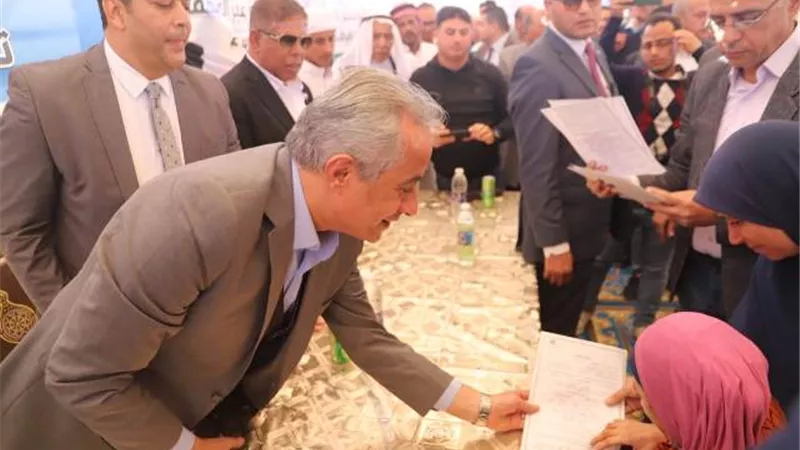 شحاتة: تسليم عقود لذوي الهمم ووثائق تأمين جديدة للعمالة غير المنتظم