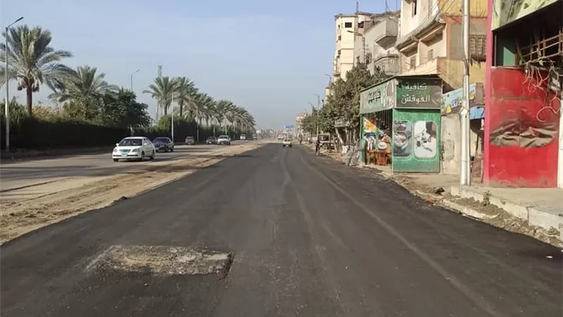 بدء أعمال الرصف بالأسفلت بطريق السنانية / دمياط