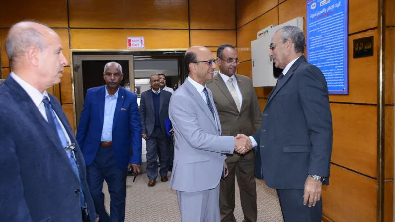 رئيس جامعة أسيوط يشهد افتتاح الدورة التدريبية للأساتذة المتقدمين