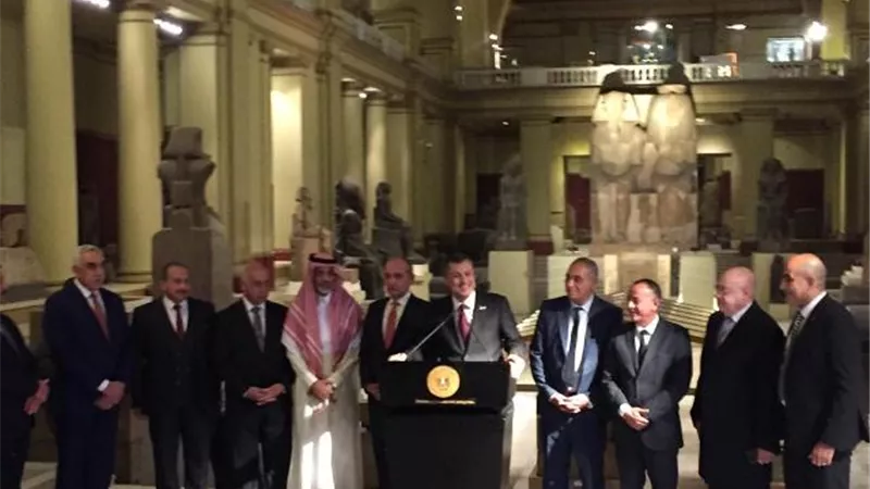 وزير السياحة: تسليم عملات أثرية أجنبية مضبوطة بالمنافذ المصرية