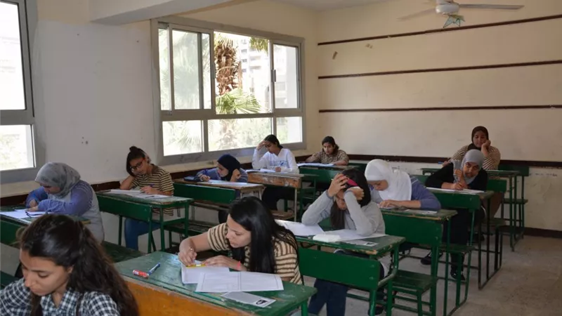 عضو بالشيوخ مقترح لتقسيم اليوم الدراسي إلى 3 فترات.. فيديو