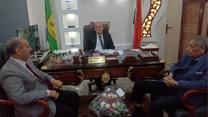 مدير تعليم الإسماعيلية يستقبل رئيس مجلس الأمناء ونائبه